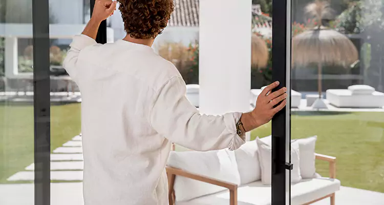 Sliding Screen Door Maintenance for Closing Issues in Burlingame, CA